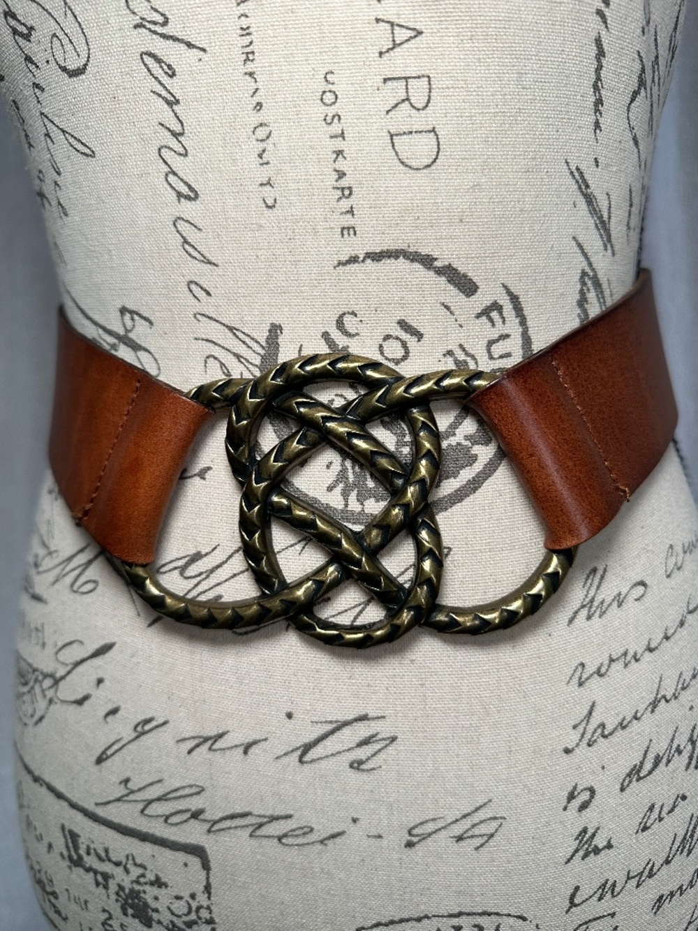 Rope brass colored knot buckle brown leather statement waist belt O/S